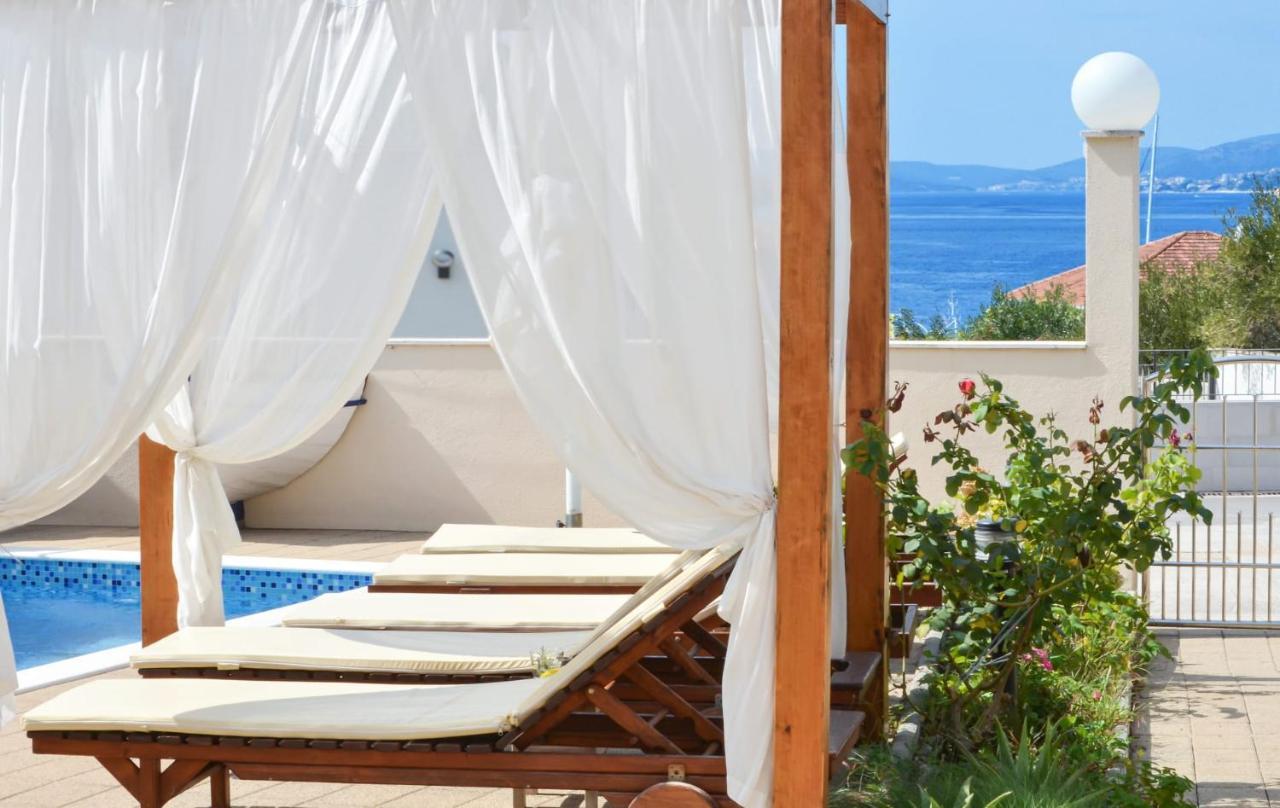 Apartments Santo Trogir - Okrug Gornji Exterior foto