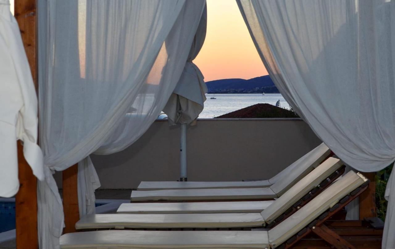 Apartments Santo Trogir - Okrug Gornji Exterior foto