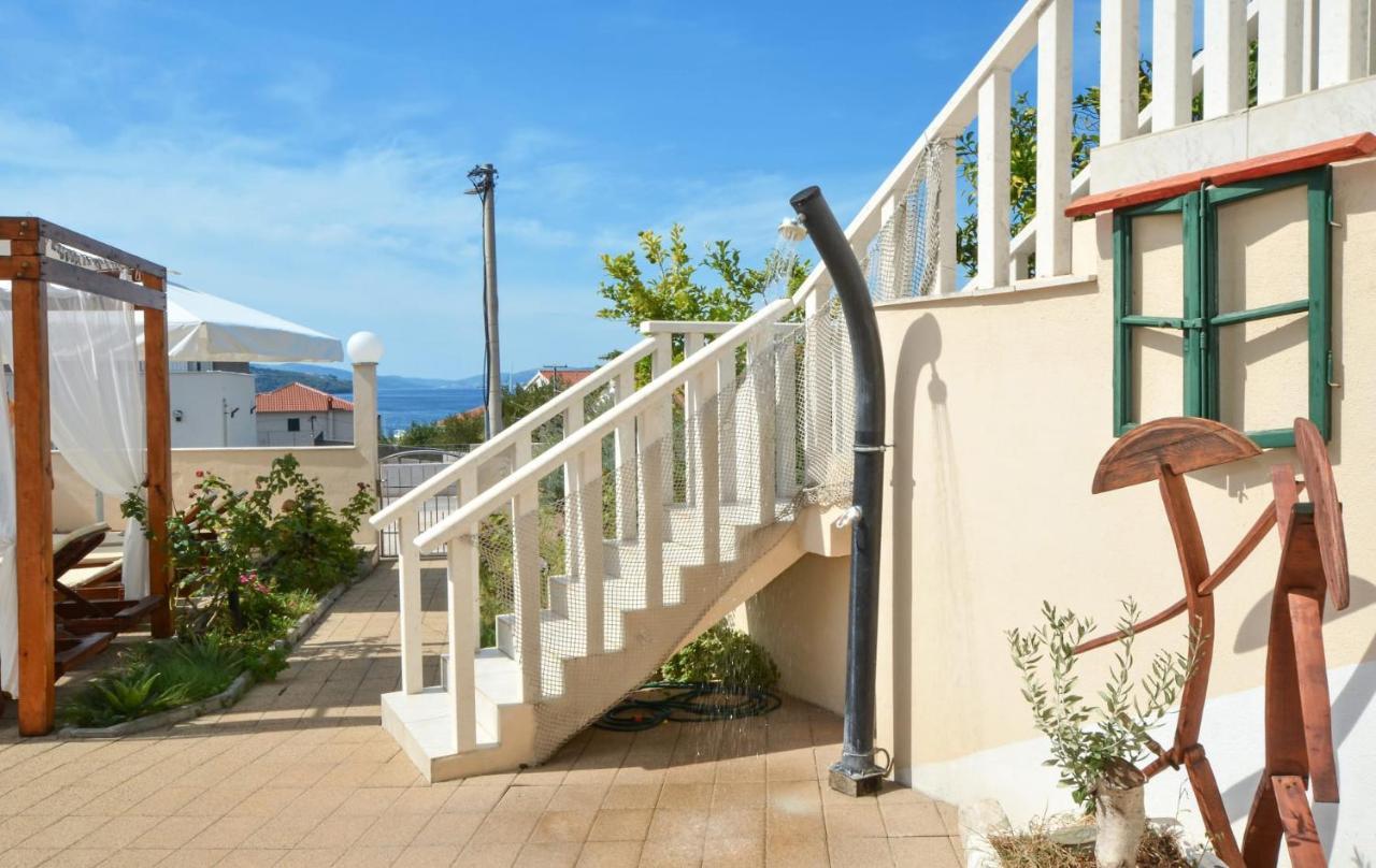 Apartments Santo Trogir - Okrug Gornji Exterior foto