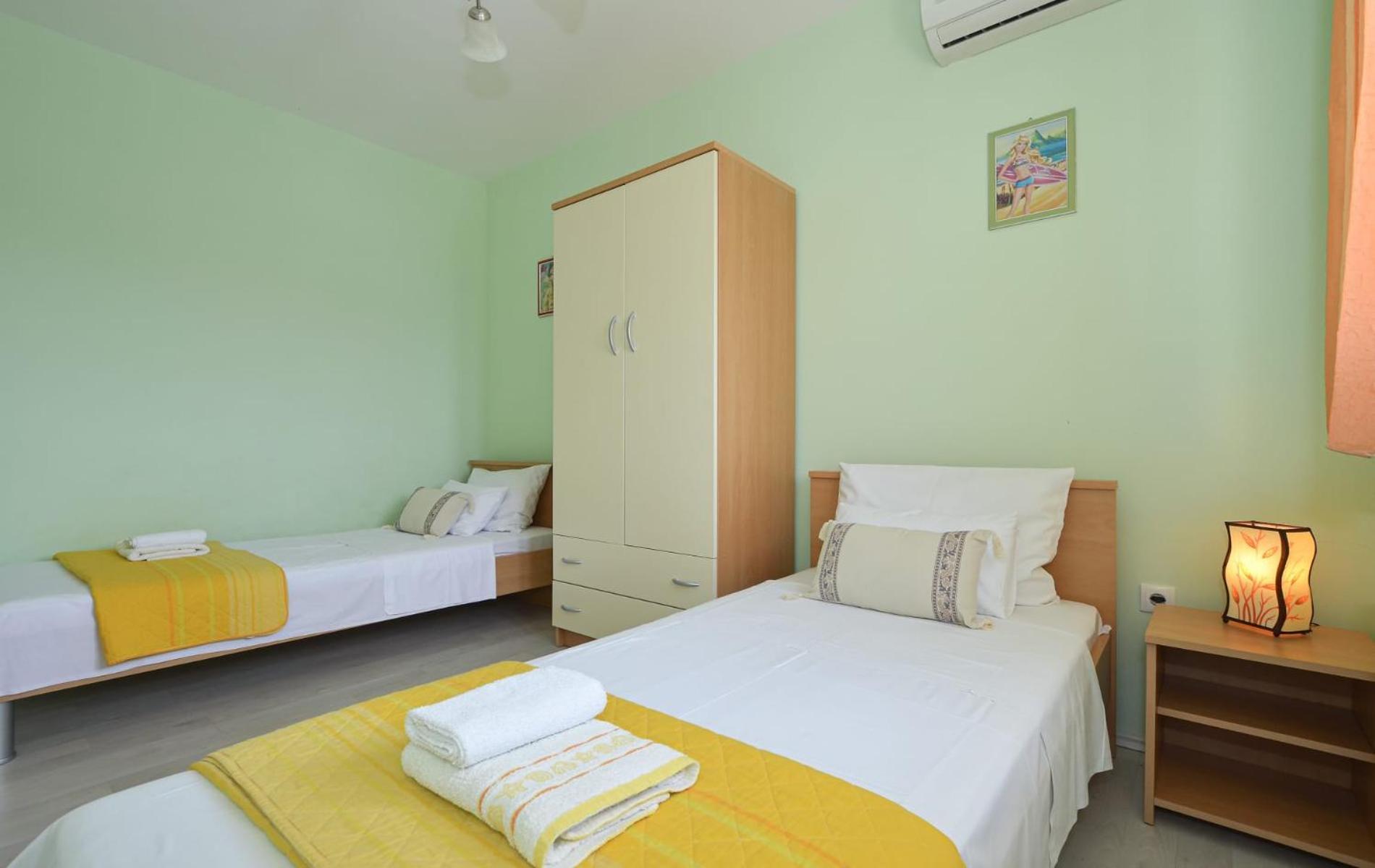 Apartments Santo Trogir - Okrug Gornji Exterior foto