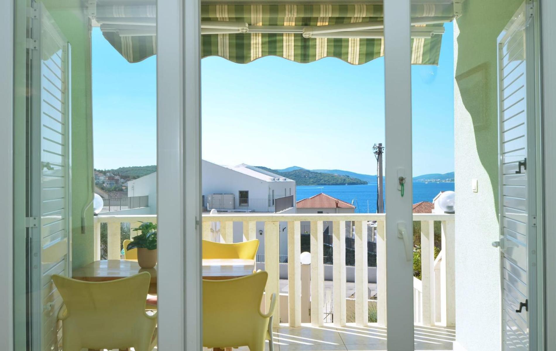 Apartments Santo Trogir - Okrug Gornji Exterior foto
